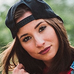 Portraitfotografie Girl Outdoor Shooting Kiel Cap