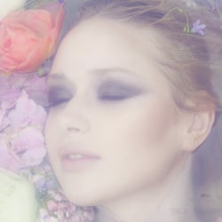 Make Up: Anna Tsoulcha Fotograf: Patrizia Doubek