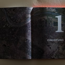 Farbschnitt – Interaktion durch Licht mit der Umgebung