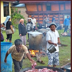 2018−12−29  Samosir TukTuk Schweineschlachten 07