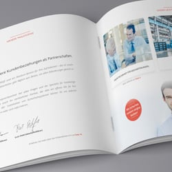 Printdesign Gestaltung diverser Printprodukte sowie einer hochwertigen und umfangreichen Imagebroschüre für die Unterstützung v
