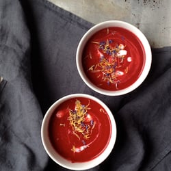 Foodstyling und Foodfotografie: Rote Bete Suppe