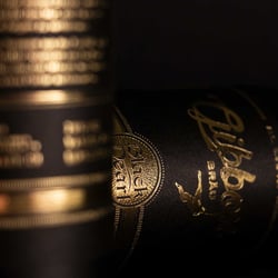 Bierflaschen Etiketten-Design «Black Pearl» mit Gold-Veredelung