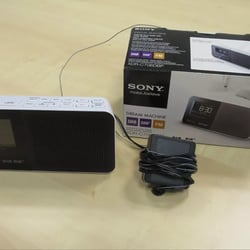 Sony DAB+ Radiowecker „Ausgangsmaterial“