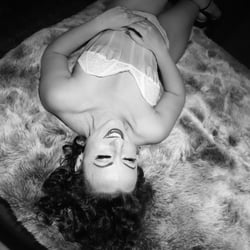 Burlesque Künstlerin Dia Décadence