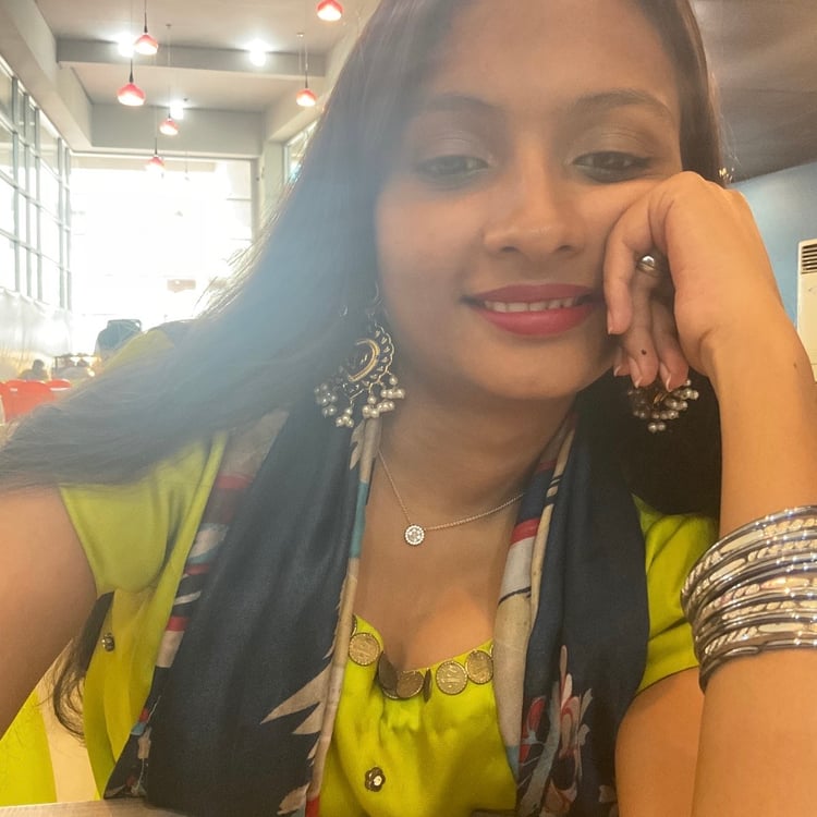 Aqsa Naqvi