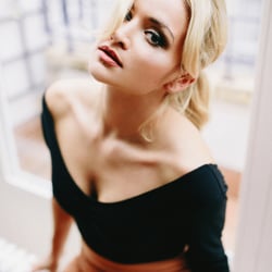 SabrinaGuthier ModelG-1081-finalweb