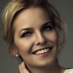 Make Up &  Hair:  Anna Tsoulcha Fotograf: Krystina Woldanowski
