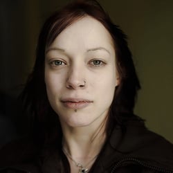 mona, 2009