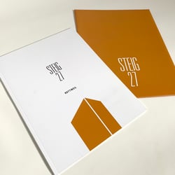Steig27 – Broschüre zur Büroimmobilie – Titel mit Kuvert