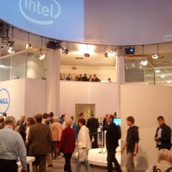 Business Centre and 360-screen crowded