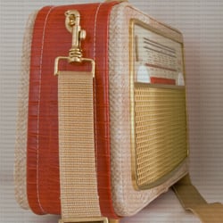 Radiohandtasche Akkord U61 beige-rot seite