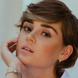 Isabell Niederländer Inka Ferbert Hannah Rombach Styling MarieClaireHihn Kunde Agentur 072022 (2)