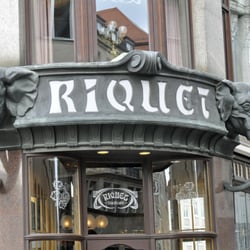 Elefanten am Riquethaus