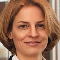 business-portrait-anwaeltin-kanzlei-buch-ulrich-roth