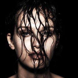 Fotograf: Alexander Knöll MakeUp & Hair: Anna Tsoulcha