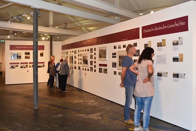 Postkartenausstellung in der Dr. Carl Dörken Galerie