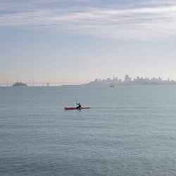 Paddelboot vor S.F.