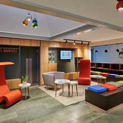 Lounge in der Bibliothek | Monheim am Rhein