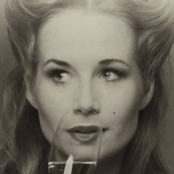 Pin up
