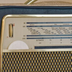 Akkord U 62 Radiohandtasche dunkelblau-beige detail