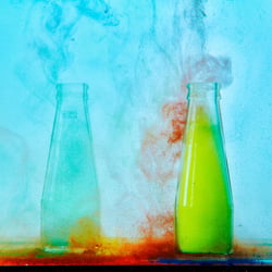Wasser, Farbe und Glas