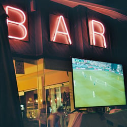 BAR EM FINALE – Johannes Ziegler Analoge Fotografie