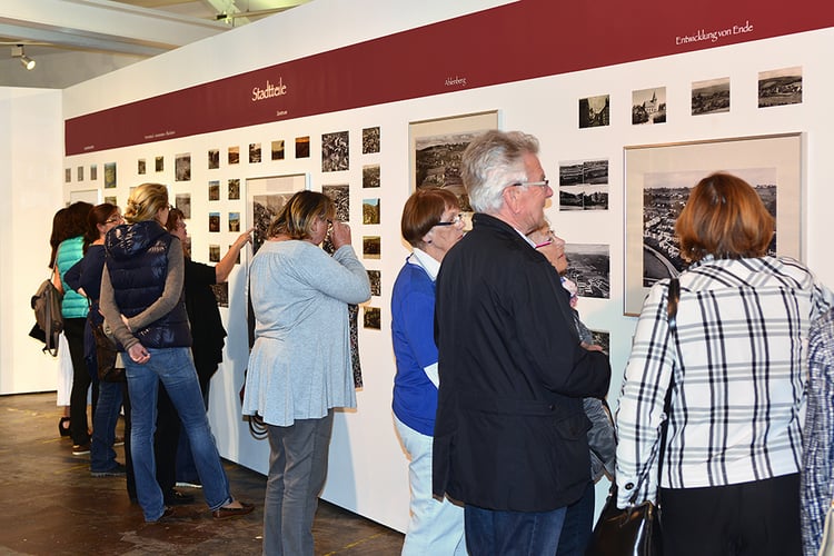 Postkartenausstellung in der Dr. Carl Dörken Galerie