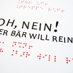 Punktschrift ist dekorativ und zwingend erforderlich