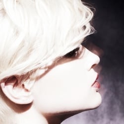 Make Up: Anna Tsoulcha Fotograf: Patrizia Doubek