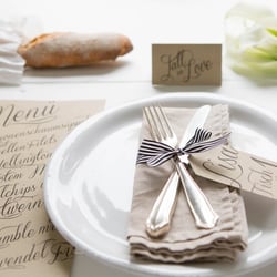 marry-paper-hochzeitskarten-menue-platzkarte-kraftpapier-paris