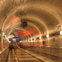 AlterElbtunnel17n007 08 09 10 11 tonemapped