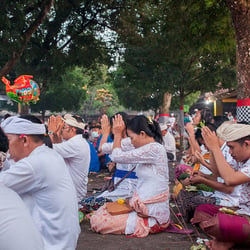 hamburgstories-pura-lingsar-bali-beten