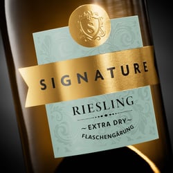Signature Flasche Riesling Rendering Close-Up