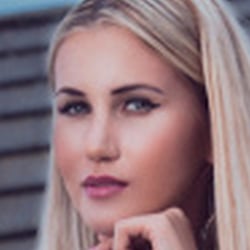 angela2