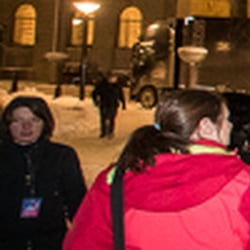 Volkswagen Garage Sound – Besucher stehen vor dem Berns Hotel in Stockholm
