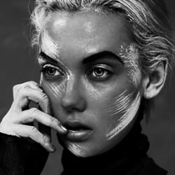 Editorial Vogue Italia Online Magazine