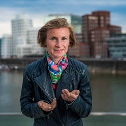 Steffi Buss arbeitet als professioneller Coach für Unternehmen. Das Shooting erlogte im Medi