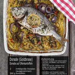 ganze Dorade auf Fächer-Kartoffeln