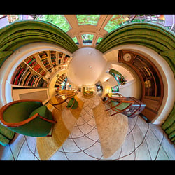 Hotel-Lobby
