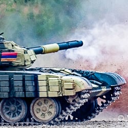 Schuss, T-90 Panzer. crop