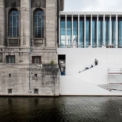 Besuchen Sie www.martinrohrmann.com – oder speziell für Architekturfotografie: www.rohrmann-architektur.de