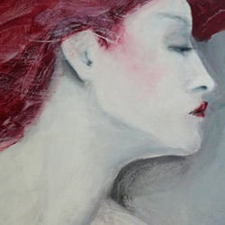 frau in grau