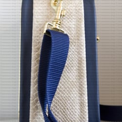 Akkord U 62 Radiohandtasche dunkelblau-beige seite