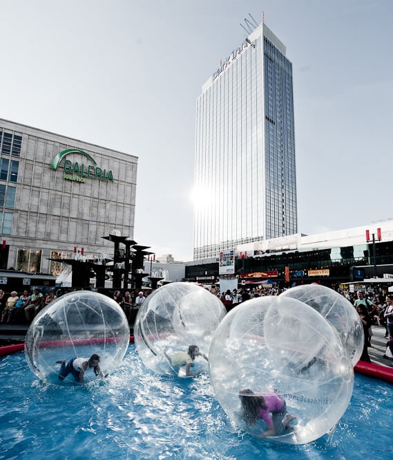 BERLIN LACHT 2011