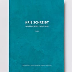 240 Seiten Theorie rund um den Erlebnisraum. (Foto: Vanessa Inckemann)