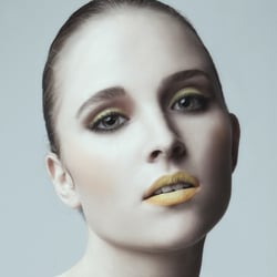 yellow lips