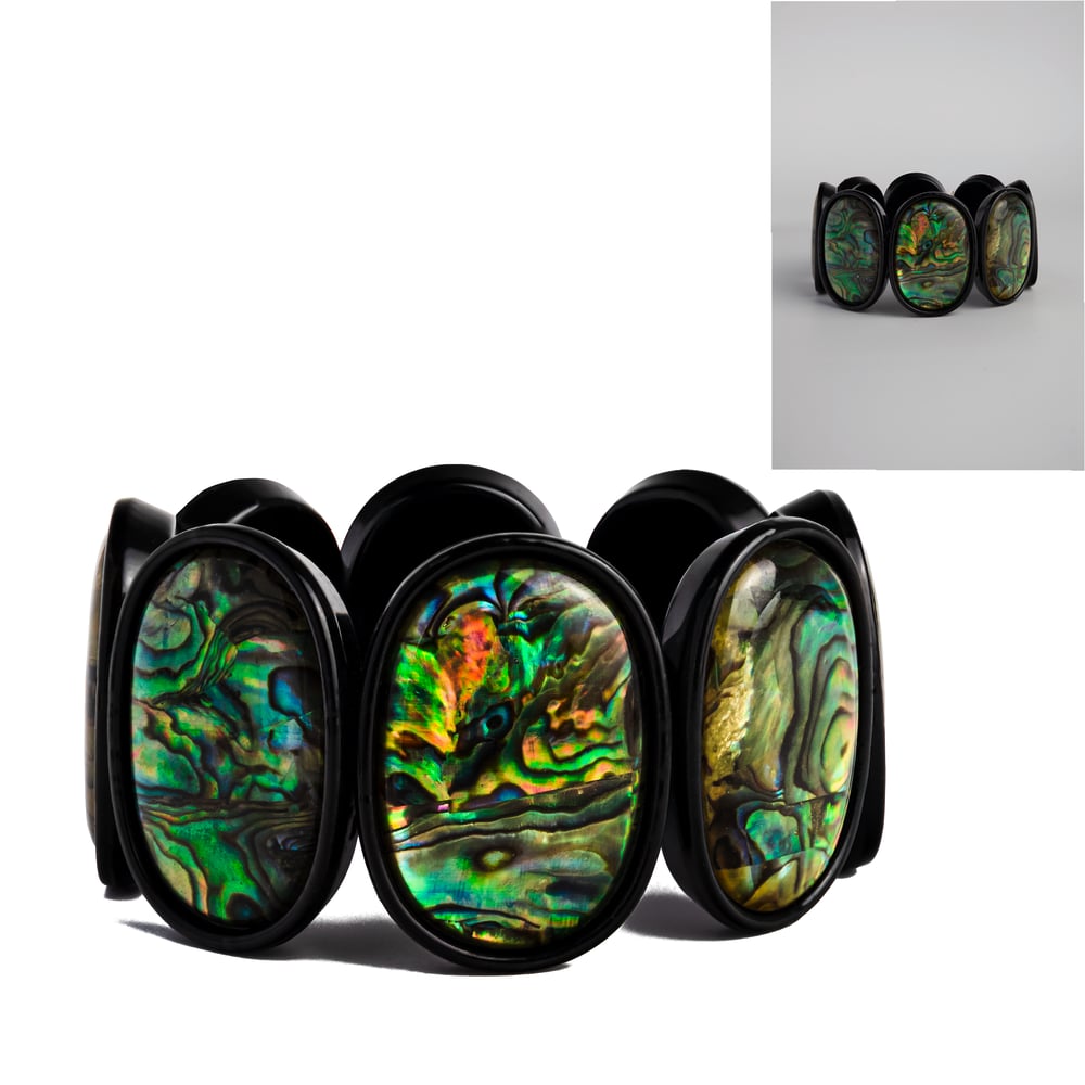 Abalone-Armband | E-Commerce Retusche auf weißem Hintergrund