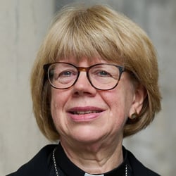 Die zukünftige Erzbischöfin von Canterbury, Sarah Mullally, predigte am 2. November 2025 im Berliner Dom.