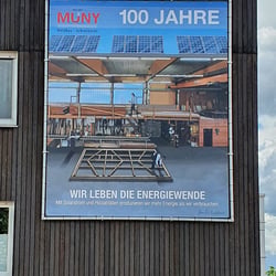 Fassadenwerbung Muny 1